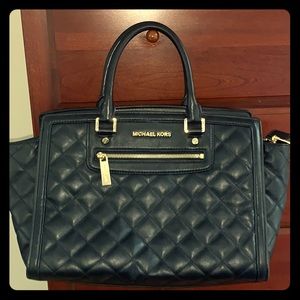 Micheal Kors black bag